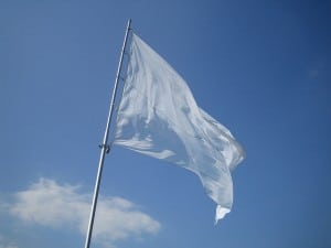 Pourquoi le drapeau blanc est-il blanc ?