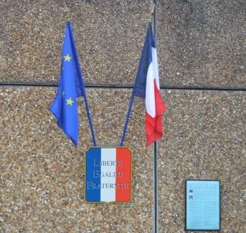 Rentrée : les drapeaux de la Loi Peillon