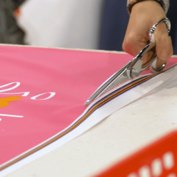 drapeaux-dejean-marine-decoupe-de-support-de-communication-les-blouses-roses