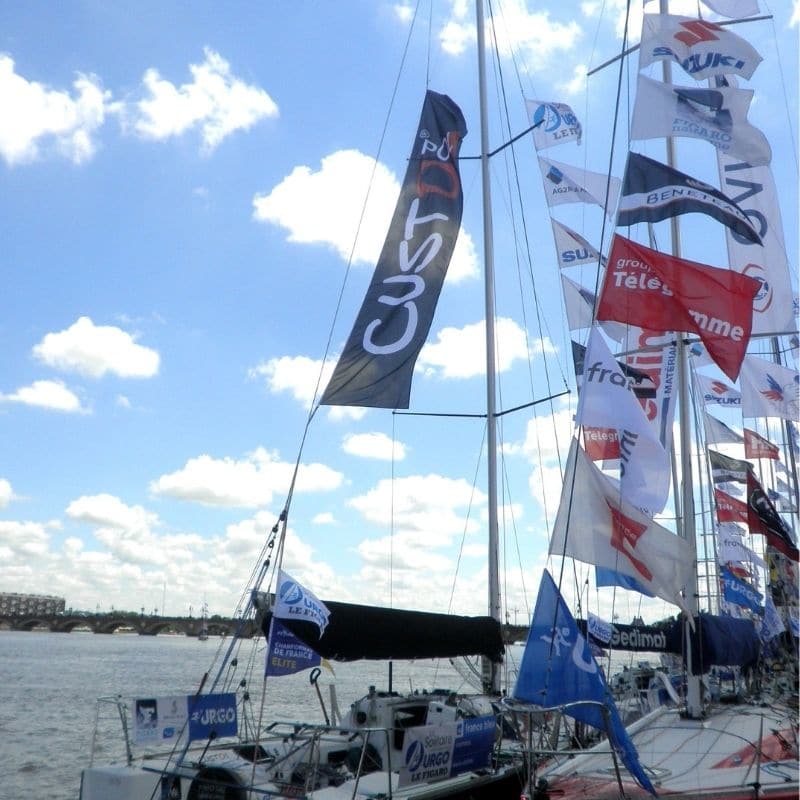 drapeaux-dejean-marine-pavillon-custo-pol-alexis-loison-urgo-le-figaro