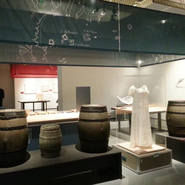 drapeaux-dejean-marine-realisation-banderole-noire-musee