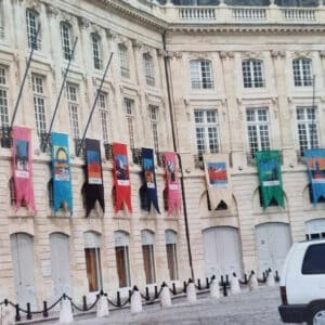 drapeaux-dejean-marine-drapeau-oriflamme-place-de-la-bourse-bordeaux