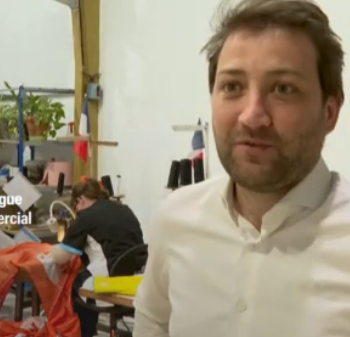 drapeaux-dejean-marine-le-parisien-directeur-commercial-fabrication-drapeau-ukraine-2022-les-fabricants-croulent-sous-les-demandes-de-drapeaux-ukrainiens