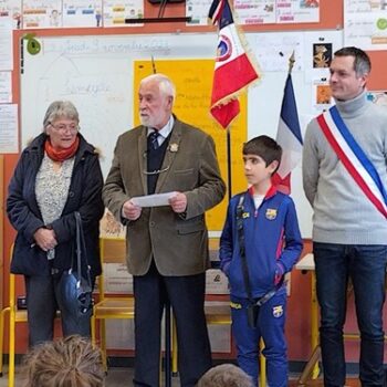 drapeaux-dejean-marine-drapeau-de-ceremonie-commemorations-en-france