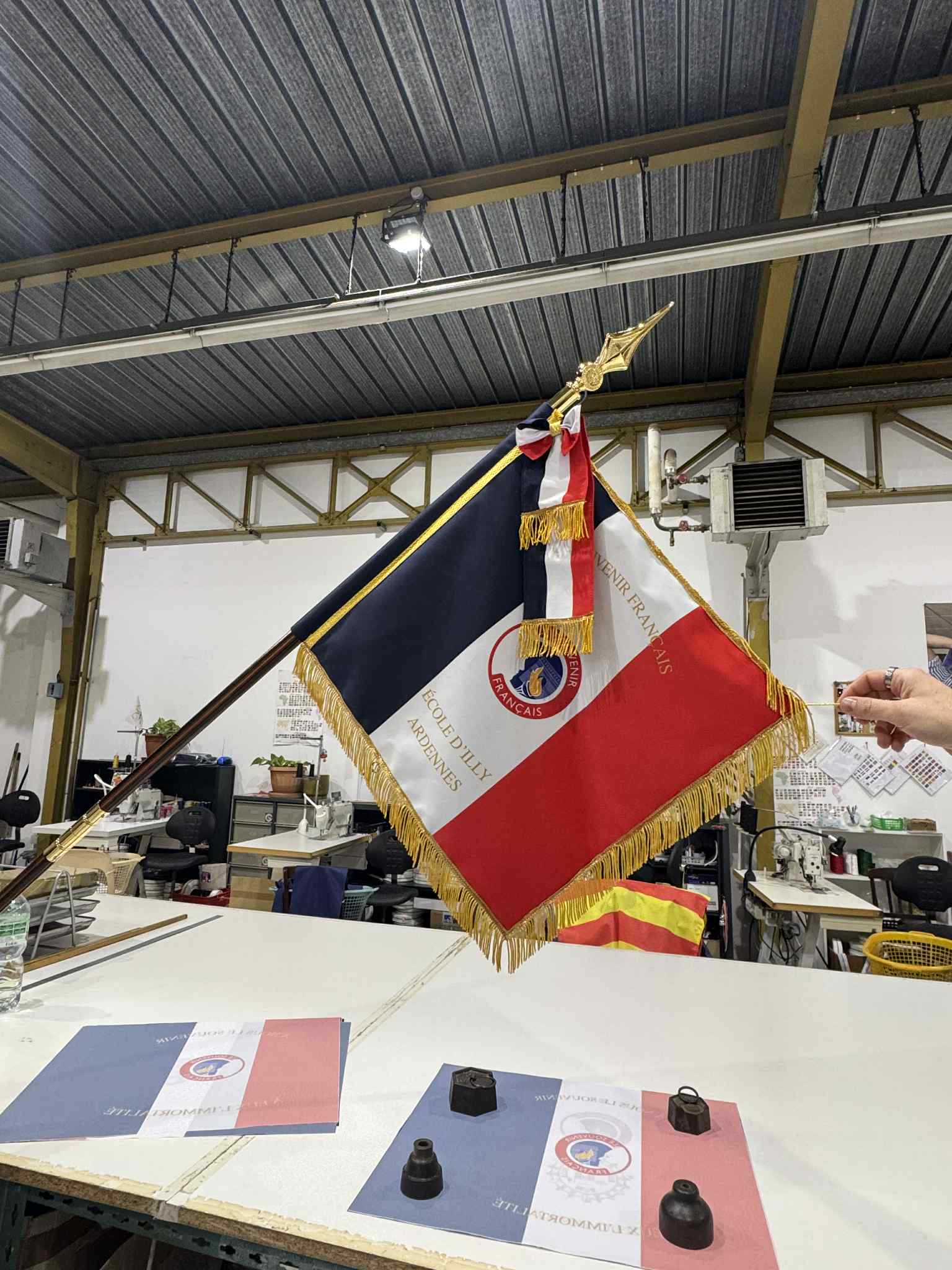 Drapeaux de cérémonie : au cœur des commémorations du 11 novembre